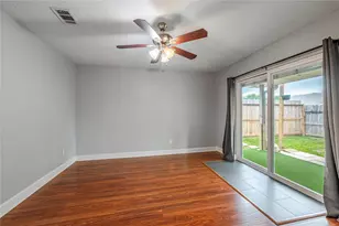 407 Juniper Ct, Stafford, TX 77477 - Photo 10