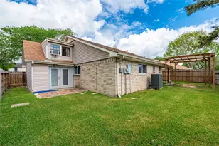 407 Juniper Ct, Stafford, TX 77477 - Photo 18