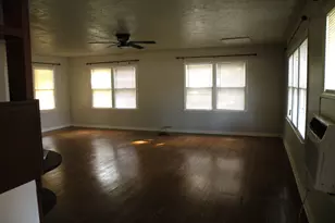 805 Oak Street S, Bellville, TX 77418 - Photo 10
