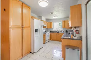 7110 Mahoning Dr, Houston, TX 77074 - Photo 6