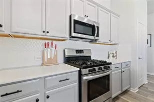 10003 Napier Dr, Rosharon, TX 77583 - Photo 4