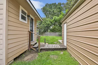 202 E Kay Street, Dayton, TX 77535 - Photo 34