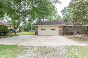 203 Sassafras, Village Mills, TX 77663 - Photo 4