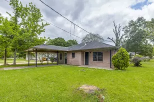 308 Gibbs St, Devers, TX 77538 - Photo 2