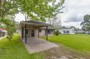 308 Gibbs St, Devers, TX 77538 - Photo 4