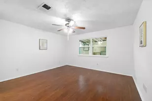 6517 S Briar Bayou Dr, Houston, TX 77072 - Photo 12