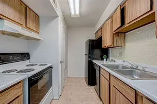 8201 Richmond Ave, Houston, TX 77063 - Photo 14