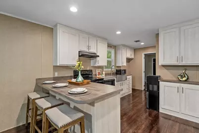 211 Woodstock, Livingston, TX 77351 - Photo 4