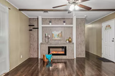 211 Woodstock, Livingston, TX 77351 - Photo 2