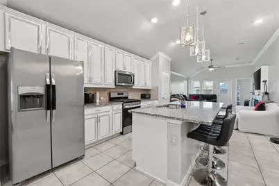526 Heron Bay Circle, La Porte, TX 77571 - Photo 2