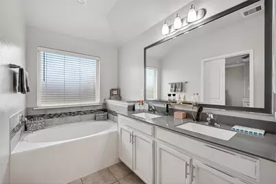 526 Heron Bay Circle, La Porte, TX 77571 - Photo 12