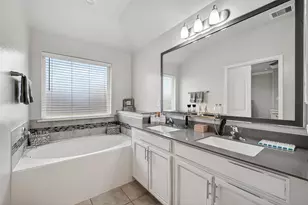 526 Heron Bay Cir, La Porte, TX 77571 - Photo 12