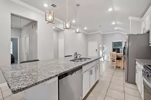 526 Heron Bay Cir, La Porte, TX 77571 - Photo 8