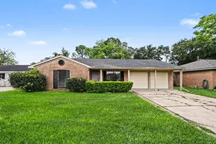 7607 Grape St, Houston, TX 77074 - Photo 2