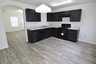 5454 Quail Cove Ln, Houston, TX 77053 - Photo 2