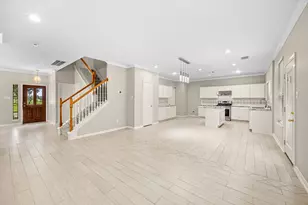 5610 Brazos Springs Dr, Sugar Land, TX 77479 - Photo 4