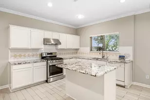 5610 Brazos Springs Dr, Sugar Land, TX 77479 - Photo 10