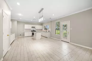5610 Brazos Springs Dr, Sugar Land, TX 77479 - Photo 8