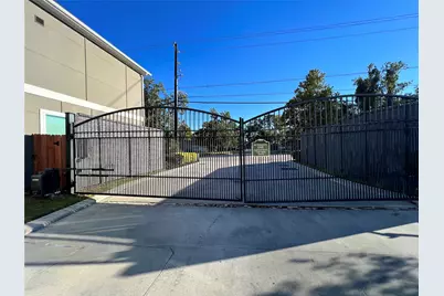 6712 Parker Oaks Lane, Houston, TX 77076 - Photo 4