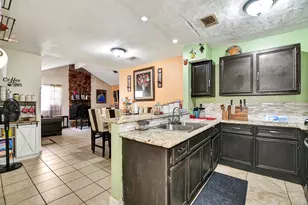 8642 Flower Path St, Houston, TX 77044 - Photo 14