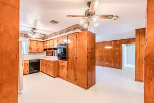 1126 10th St, Hempstead, TX 77445 - Photo 16