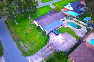 7555 Forest Park Dr, Beaumont, TX 77707 - Photo 6