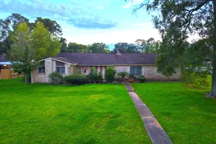 7555 Forest Park Dr, Beaumont, TX 77707 - Photo 1