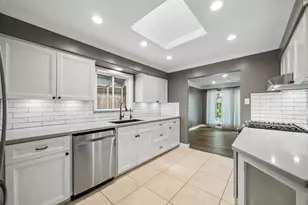 1446 Davon Ln, Houston, TX 77058 - Photo 12