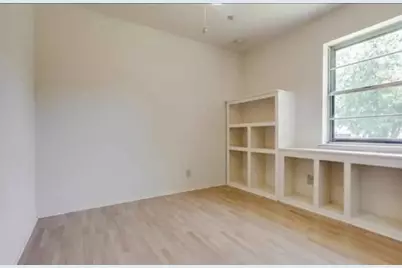 11204 Erich Drive, Balch Springs, TX 75180 - Photo 10