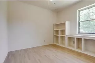 11204 Erich Dr, Balch Springs, TX 75180 - Photo 10