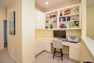 2831 Briarhurst Park, Houston, TX 77057 - Photo 18