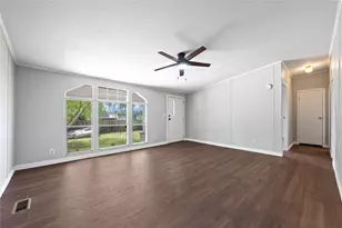 9623 Meadowvine Dr, Houston, TX 77044 - Photo 6