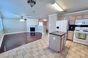 26848 Manor Crest Ct, Kingwood, TX 77339 - Photo 4