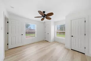 61 Trenwood Ln, Houston, TX 77022 - Photo 10