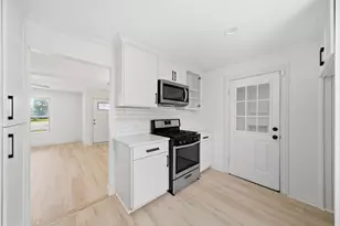 61 Trenwood Ln, Houston, TX 77022 - Photo 6