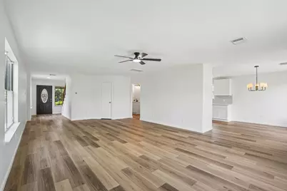 4419 Crossvine Avenue, Baytown, TX 77521 - Photo 2