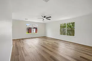 4419 Crossvine Ave, Baytown, TX 77521 - Photo 4
