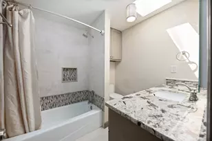 470 N Post Oak Ln, Houston, TX 77024 - Photo 14