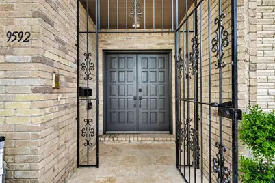 9592 Doliver Drive, Houston, TX 77063 - Photo 48