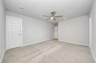 14818 Diamond Dove Ln, Houston, TX 77049 - Photo 32