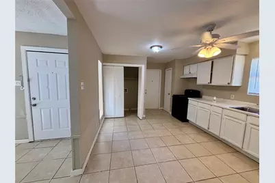 5610 Drakestone Bl, Houston, TX 77053 - Photo 2