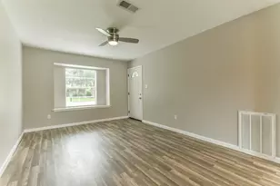 104 Brigadoon Ln, Friendswood, TX 77546 - Photo 4