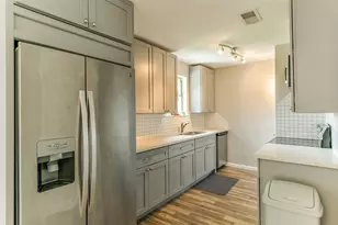 104 Brigadoon Ln, Friendswood, TX 77546 - Photo 8
