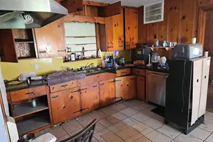712 Oak Ave, Highlands, TX 77562 - Photo 4