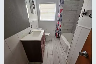 712 Oak Avenue, Highlands, TX 77562 - Photo 8