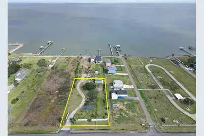 2222 E Bayshore Drive, Dickinson, TX 77539 - Photo 1