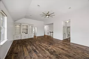 831 Live Oak Ln, Seabrook, TX 77586 - Photo 4