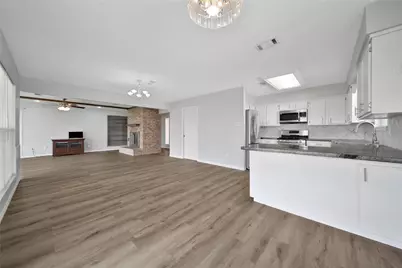 9898 Twin Shores Drive, Willis, TX 77318 - Photo 14