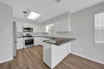 9898 Twin Shores Drive, Willis, TX 77318 - Photo 16