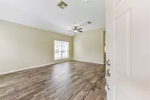 9127 Willow Crossing Dr, Houston, TX 77064 - Photo 4